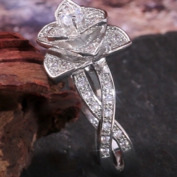 Sterling silver diamond halo rose ring - Picture 5 of 5